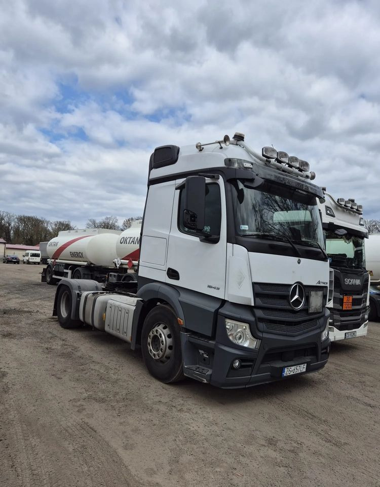 Mercedes-Benz Actros 1843 LS - شاحنة جرار: صور 1 Mercedes-Benz Actros 1843 LS - شاحنة جرار: صور 1