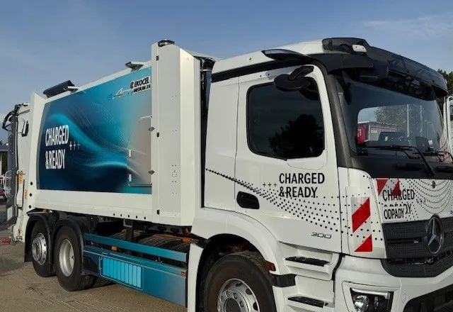 Mercedes-Benz eActros 300 L 6x2 Elektryczna śmieciarka - شاحنة القمامة: صور 2 Mercedes-Benz eActros 300 L 6x2 Elektryczna śmieciarka - شاحنة القمامة: صور 2