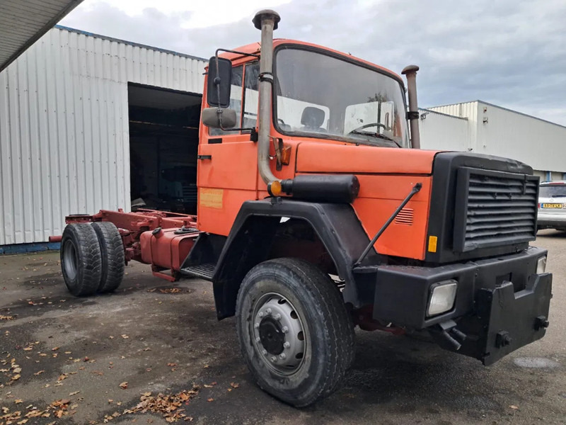 Iveco Magirus Deutz 170-23 ,V8 ,4x4 , ZF Manual , Spring suspension - الشاسيه شاحنة: صور 4 Iveco Magirus Deutz 170-23 ,V8 ,4x4 , ZF Manual , Spring suspension - الشاسيه شاحنة: صور 4