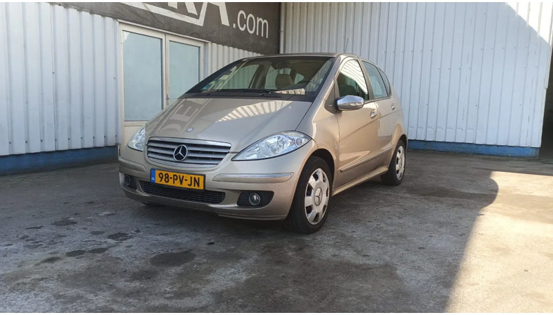 Mercedes-Benz A-Klasse 170 , Airco , leder , distrbute ketting maakt lawaai - هاتشباك: صور 1 Mercedes-Benz A-Klasse 170 , Airco , leder , distrbute ketting maakt lawaai - هاتشباك: صور 1
