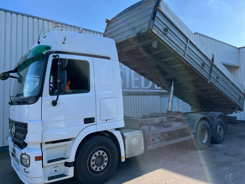 Mercedes-Benz Actros 2544 , MP2 -MP3 , 6x2 , 3 Way Tipper - قلابات: صور 1 Mercedes-Benz Actros 2544 , MP2 -MP3 , 6x2 , 3 Way Tipper - قلابات: صور 1