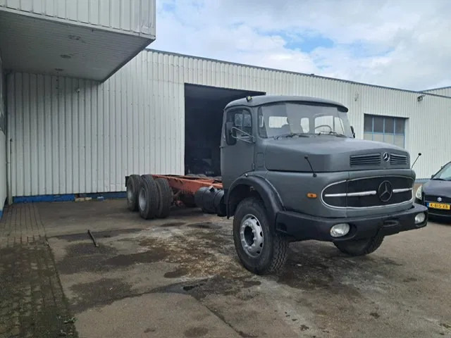Mercedes-Benz LK 2624 , 6x4 , Manual , Spring suspension - الشاسيه شاحنة: صور 4 Mercedes-Benz LK 2624 , 6x4 , Manual , Spring suspension - الشاسيه شاحنة: صور 4