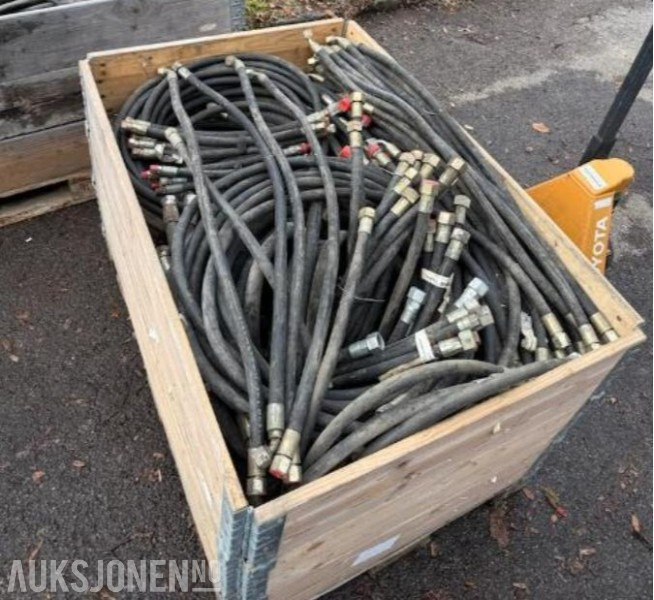1 pall ubrukte Hydraulikkslanger - الآلات والماكينات الزراعية: صور 1 1 pall ubrukte Hydraulikkslanger - الآلات والماكينات الزراعية: صور 1