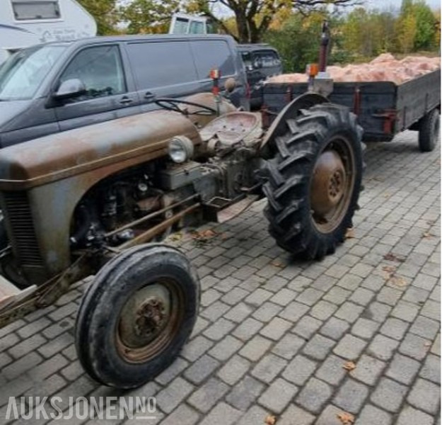 1954 Massey ferguson TEA bensin med tipphenger - جرار, قلابة مقطورة: صور 1 1954 Massey ferguson TEA bensin med tipphenger - جرار, قلابة مقطورة: صور 1