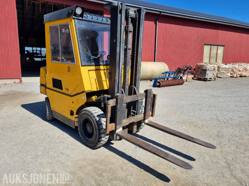 1980 TCM FD30Z5 truck 2.7 T Diesel - معدات المناولة: صور 2 1980 TCM FD30Z5 truck 2.7 T Diesel - معدات المناولة: صور 2