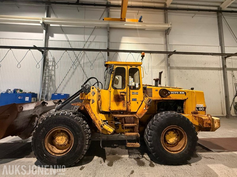 1986 Volvo L90 Hjullaster med skuffe - اللودر بعجل: صور 2 1986 Volvo L90 Hjullaster med skuffe - اللودر بعجل: صور 2