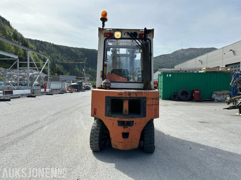 1990 Clark DPM 25L Diesel Gaffeltruck, 6075 timer - معدات المناولة: صور 4 1990 Clark DPM 25L Diesel Gaffeltruck, 6075 timer - معدات المناولة: صور 4