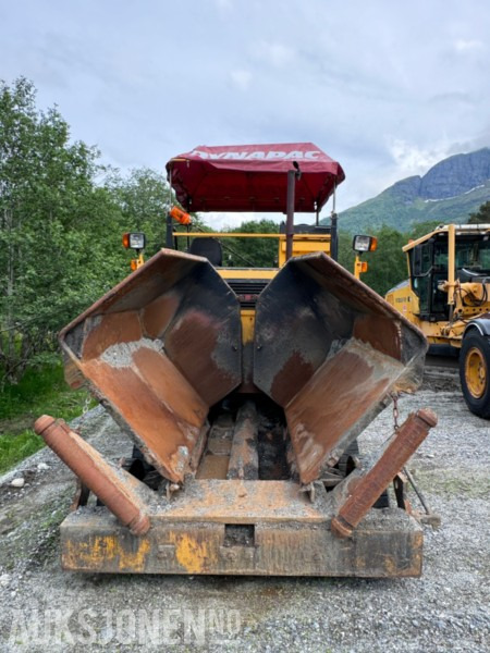 1995 Dynapac F8 - 4W - Asfaltutlegger - Gått 2921 timer - 1 Eier - معدات البناء: صور 4 1995 Dynapac F8 - 4W - Asfaltutlegger - Gått 2921 timer - 1 Eier - معدات البناء: صور 4