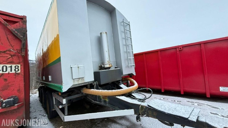 1996 ATKA RSP 24 trippelkjerre med Hillevåg tipp bulktank 6 kammers - مقطورة صهريج: صور 2 1996 ATKA RSP 24 trippelkjerre med Hillevåg tipp bulktank 6 kammers - مقطورة صهريج: صور 2