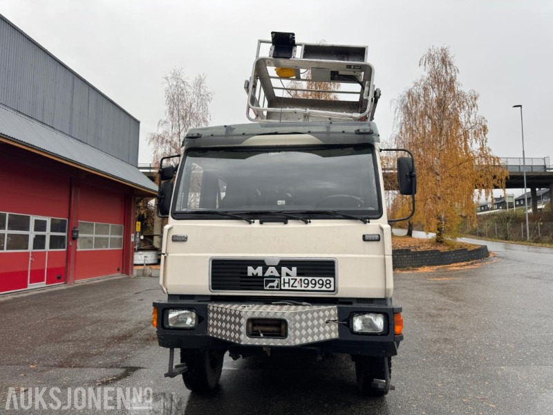 1997 MAN 8.224 LAEC 4x4 linjebil med kran og selvnivellerende mannskapskorg - شاحنة كرين: صور 2 1997 MAN 8.224 LAEC 4x4 linjebil med kran og selvnivellerende mannskapskorg - شاحنة كرين: صور 2