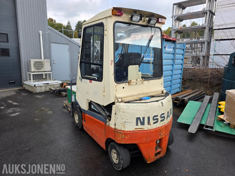 1998 Nissan Q02L25U truck 2,5 T - معدات المناولة: صور 5 1998 Nissan Q02L25U truck 2,5 T - معدات المناولة: صور 5