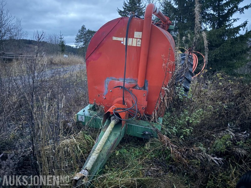 1998 Orkel Gjødselvogn 6m3 - الآلات والماكينات الزراعية: صور 2 1998 Orkel Gjødselvogn 6m3 - الآلات والماكينات الزراعية: صور 2