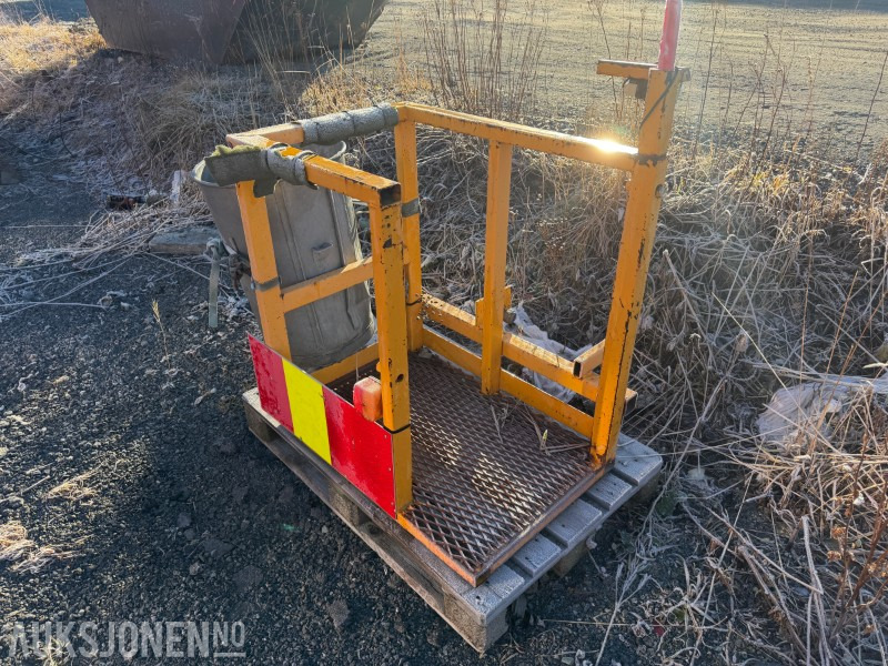 2000 Arbeidsvogn til pickup/liten lastebil - معدات البناء: صور 1 2000 Arbeidsvogn til pickup/liten lastebil - معدات البناء: صور 1