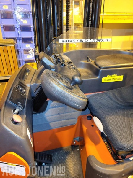 2000 HE-10 BT-REFLEX AC/ RRB1/15 Skyvemasttruck - معدات المناولة: صور 3 2000 HE-10 BT-REFLEX AC/ RRB1/15 Skyvemasttruck - معدات المناولة: صور 3