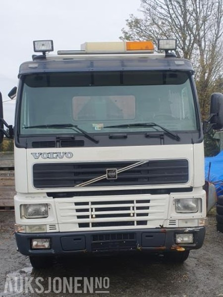 2000 Volvo FM-12 MED KASSE OG MASKINFLAK - شاحنة ذات الخطاف: صور 2 2000 Volvo FM-12 MED KASSE OG MASKINFLAK - شاحنة ذات الخطاف: صور 2