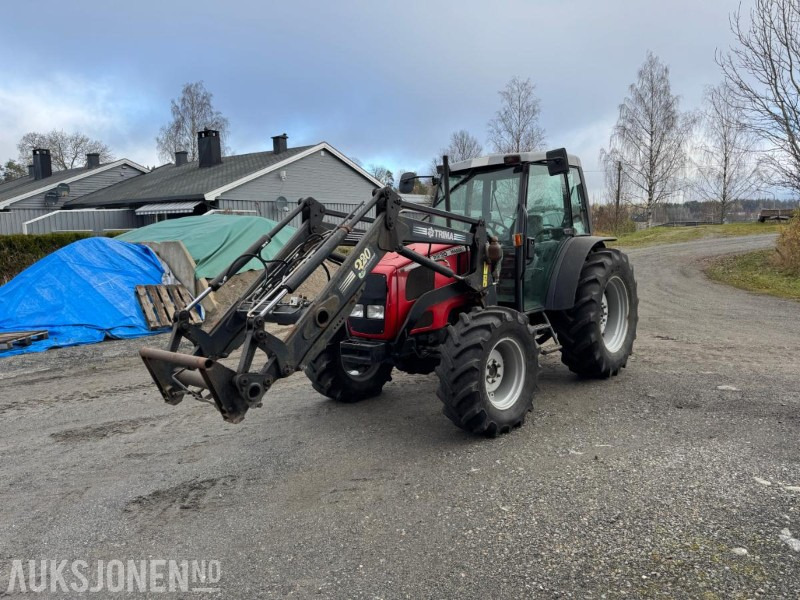 2001 Massey Ferguson 2230-4 m/Trima 320 Professional laster, 1171 timer, servicehistorikk, fremstår som godt vedlikeholdt - جرار: صور 1 2001 Massey Ferguson 2230-4 m/Trima 320 Professional laster, 1171 timer, servicehistorikk, fremstår som godt vedlikeholdt - جرار: صور 1