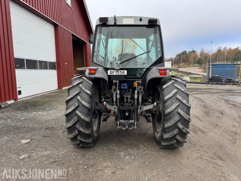 2001 Massey Ferguson 2230-4 m/Trima 320 Professional laster, 1171 timer, servicehistorikk, fremstår som godt vedlikeholdt - جرار: صور 5 2001 Massey Ferguson 2230-4 m/Trima 320 Professional laster, 1171 timer, servicehistorikk, fremstår som godt vedlikeholdt - جرار: صور 5