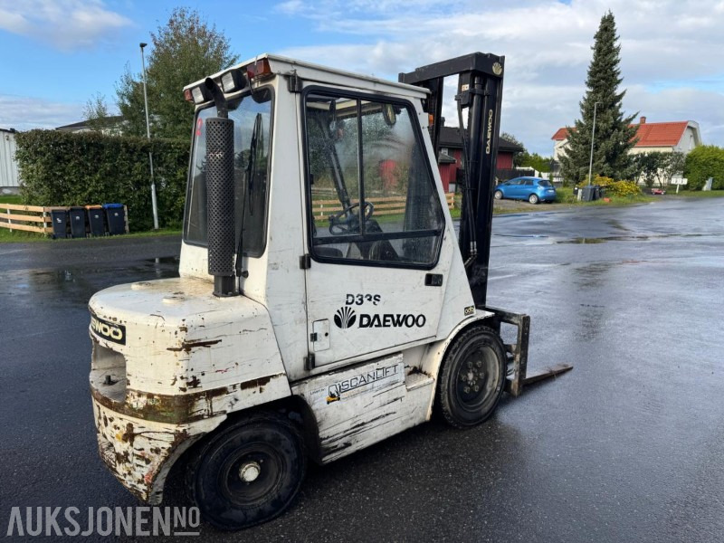 2004 Daewoo D335-3 truck - معدات المناولة: صور 5 2004 Daewoo D335-3 truck - معدات المناولة: صور 5