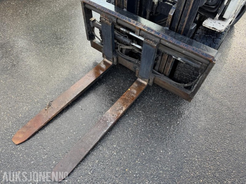 2004 Daewoo D335-3 truck - معدات المناولة: صور 3 2004 Daewoo D335-3 truck - معدات المناولة: صور 3