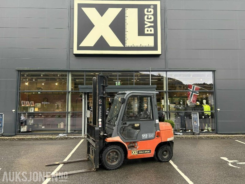 2004 Toyota Diesel truck 62-7FDF30 - Løftekapasitet 3000 kg - Løftehøyde 4m - Sertifisert - معدات المناولة: صور 1 2004 Toyota Diesel truck 62-7FDF30 - Løftekapasitet 3000 kg - Løftehøyde 4m - Sertifisert - معدات المناولة: صور 1