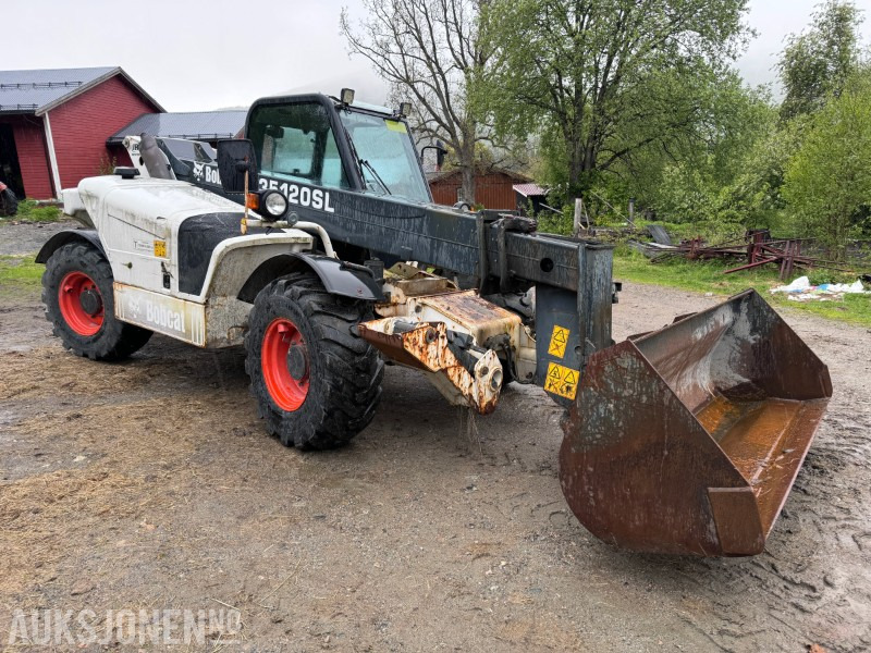 2005 Bobcat T35120SL Teleskoptruck / Teleskoplaster - 4x4x4 - avvatringssylinder - Støttelabber - Hydraulisk redskapslås - Jibb - Skuffe - 2 stk pallegafler - رافعة تلسكوبية: صور 3 2005 Bobcat T35120SL Teleskoptruck / Teleskoplaster - 4x4x4 - avvatringssylinder - Støttelabber - Hydraulisk redskapslås - Jibb - Skuffe - 2 stk pallegafler - رافعة تلسكوبية: صور 3