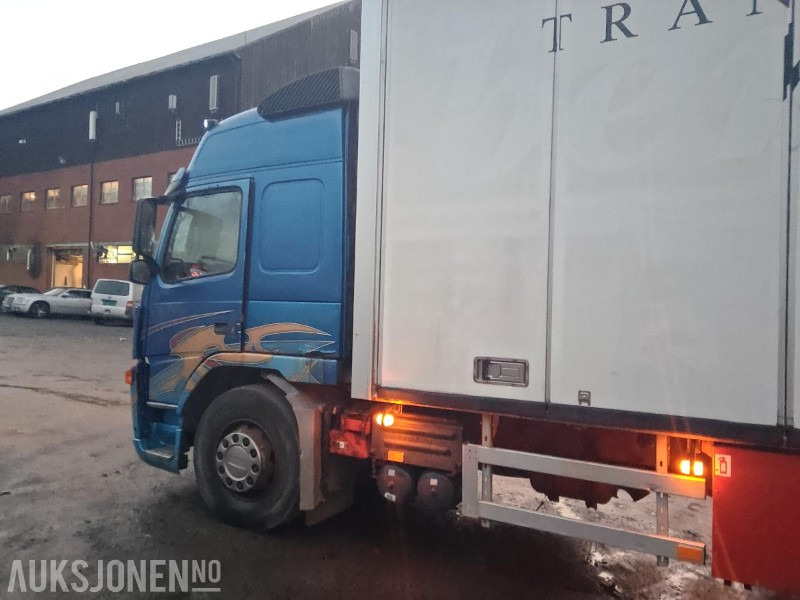 2005 Volvo FM9 - بصندوق مغلق شاحنة: صور 4 2005 Volvo FM9 - بصندوق مغلق شاحنة: صور 4