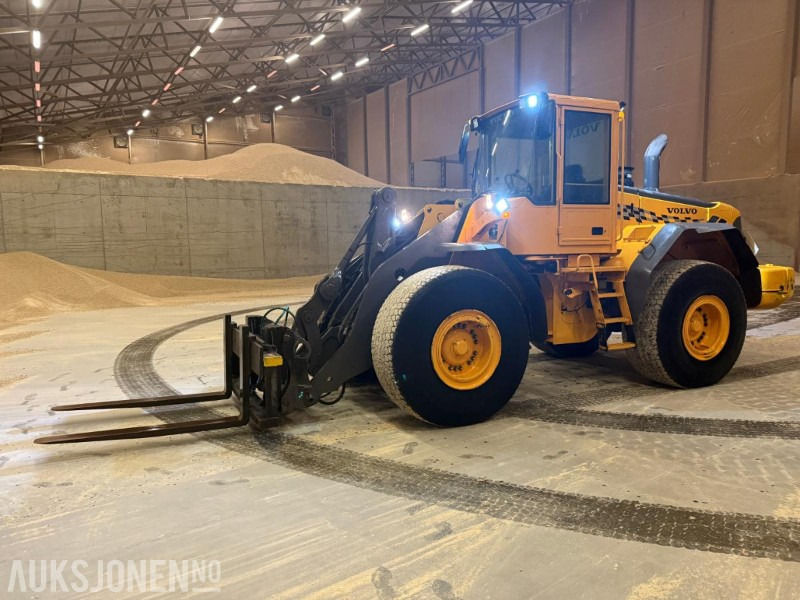 2006 Volvo L120E HJULLASTER M/STOR SNØSKUFF SENTRALSMØRING 3.FUNKSJON. - اللودر بعجل: صور 3 2006 Volvo L120E HJULLASTER M/STOR SNØSKUFF SENTRALSMØRING 3.FUNKSJON. - اللودر بعجل: صور 3