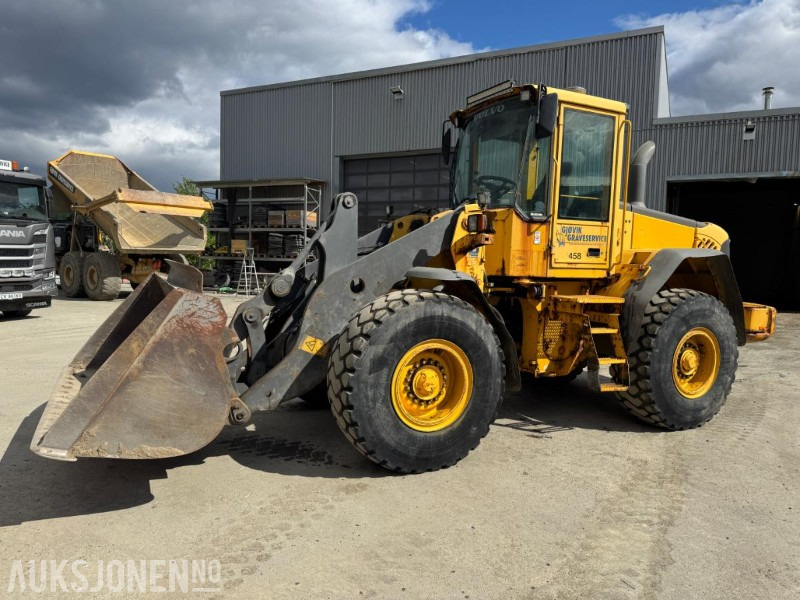 2006 Volvo L70E med skuffe - اللودر بعجل: صور 1 2006 Volvo L70E med skuffe - اللودر بعجل: صور 1