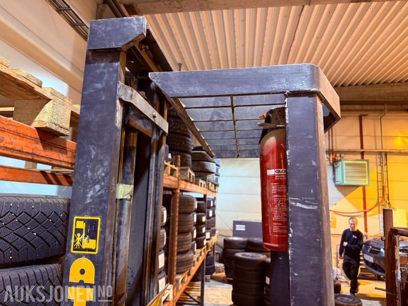 2007 Atlet Elektrisk Pallestabler - 3-4,5 m og 1000-1250 kg - معدات المناولة: صور 3 2007 Atlet Elektrisk Pallestabler - 3-4,5 m og 1000-1250 kg - معدات المناولة: صور 3