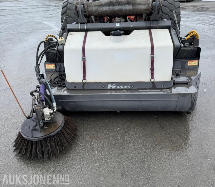 2008 Holms 300-2.5 Feiekost med vanning, oppsamler og sidebørste - معدات البناء: صور 1 2008 Holms 300-2.5 Feiekost med vanning, oppsamler og sidebørste - معدات البناء: صور 1
