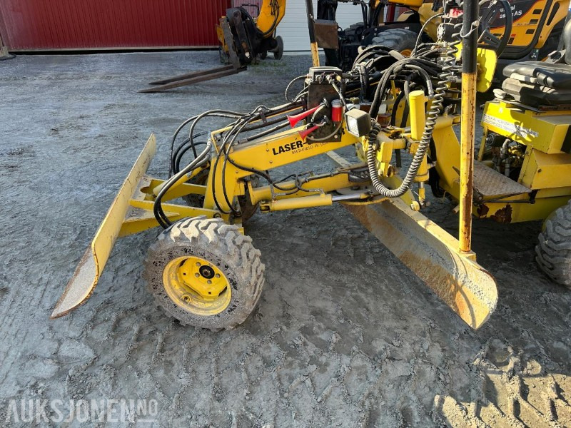 2008 Laser Grader Høvel med maskinstyring og laser - معدات البناء: صور 5 2008 Laser Grader Høvel med maskinstyring og laser - معدات البناء: صور 5
