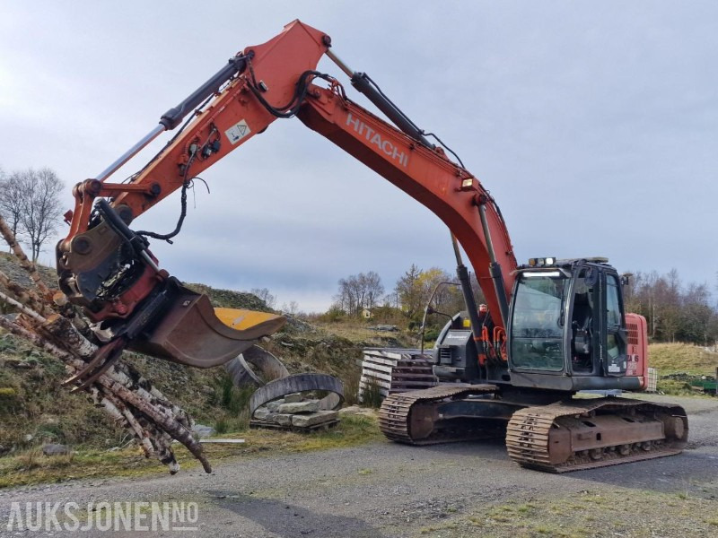 2009 Hitachi ZX225USLC-3 Beltegraver m/GPS/Rototilt med klype/3 skuffer, 12800 timer - حفارة: صور 1 2009 Hitachi ZX225USLC-3 Beltegraver m/GPS/Rototilt med klype/3 skuffer, 12800 timer - حفارة: صور 1
