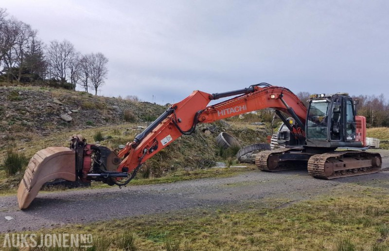 2009 Hitachi ZX225USLC-3 Beltegraver m/GPS/Rototilt med klype/3 skuffer, 12800 timer - حفارة: صور 2 2009 Hitachi ZX225USLC-3 Beltegraver m/GPS/Rototilt med klype/3 skuffer, 12800 timer - حفارة: صور 2