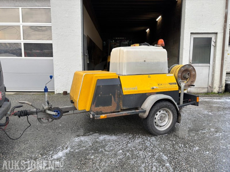 2009 RIONED UNIJET P-41 SPYLEVOGN / HØYTRYKKSVASKER. HONDA GX 670. - معدات البناء: صور 3 2009 RIONED UNIJET P-41 SPYLEVOGN / HØYTRYKKSVASKER. HONDA GX 670. - معدات البناء: صور 3