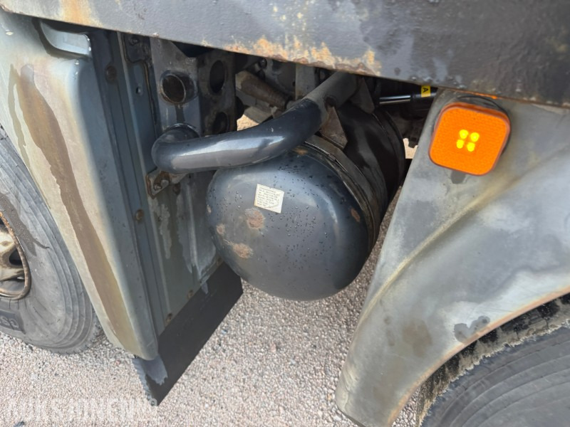 سيارة بلدية 2010 MAN TGA 8x4 Lastebil med maskinpåbygg / maskinrampe: صور 17