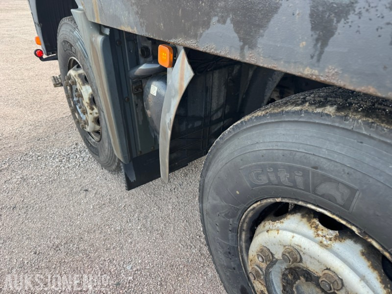 سيارة بلدية 2010 MAN TGA 8x4 Lastebil med maskinpåbygg / maskinrampe: صور 15