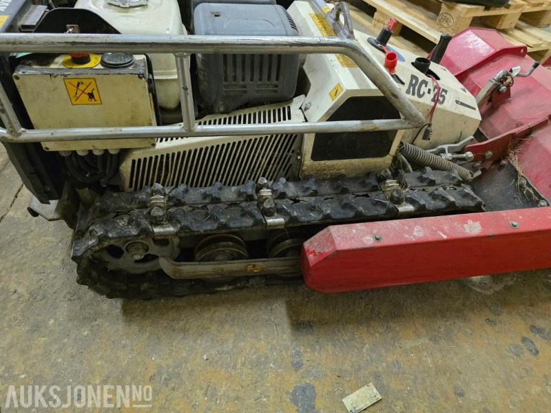 2010 Timan RC-750 radiostyrt belteklipper 14 hk Honda iGX440 - الآلات والماكينات الزراعية: صور 4 2010 Timan RC-750 radiostyrt belteklipper 14 hk Honda iGX440 - الآلات والماكينات الزراعية: صور 4