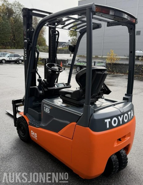 2010 Toyota 8FBET16 elektrisk gaffeltruck - معدات المناولة: صور 5 2010 Toyota 8FBET16 elektrisk gaffeltruck - معدات المناولة: صور 5