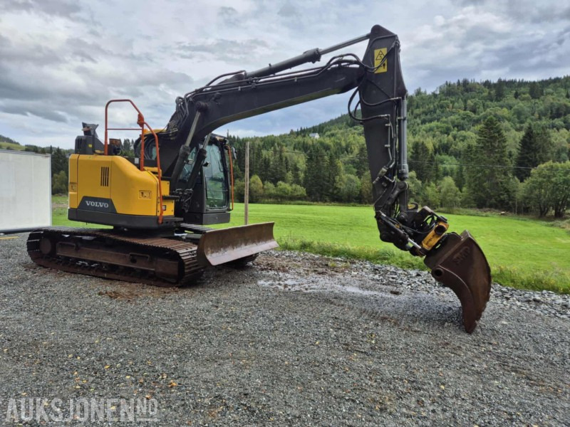 2010 Volvo EC145EL ROTOTILT SENTRALSMØRING - حفارة: صور 3 2010 Volvo EC145EL ROTOTILT SENTRALSMØRING - حفارة: صور 3
