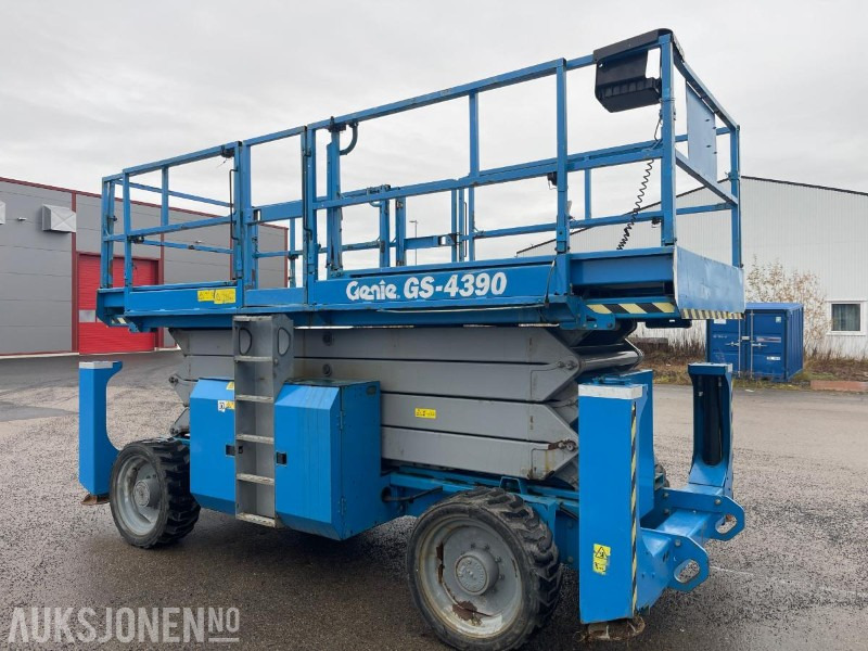 2011 Genie GS 4390 Sakselift, 1698 timer - منصات هيدروليكية متنقلة: صور 3 2011 Genie GS 4390 Sakselift, 1698 timer - منصات هيدروليكية متنقلة: صور 3