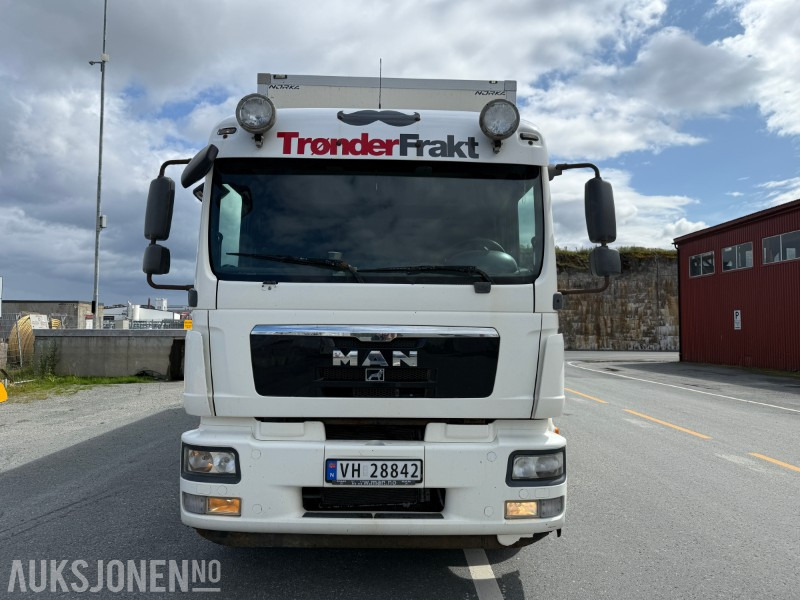 2011 MAN TGM 15.290 4X2 skapbil - Full sideåpning - Zepro bakløft - بصندوق مغلق شاحنة: صور 2 2011 MAN TGM 15.290 4X2 skapbil - Full sideåpning - Zepro bakløft - بصندوق مغلق شاحنة: صور 2