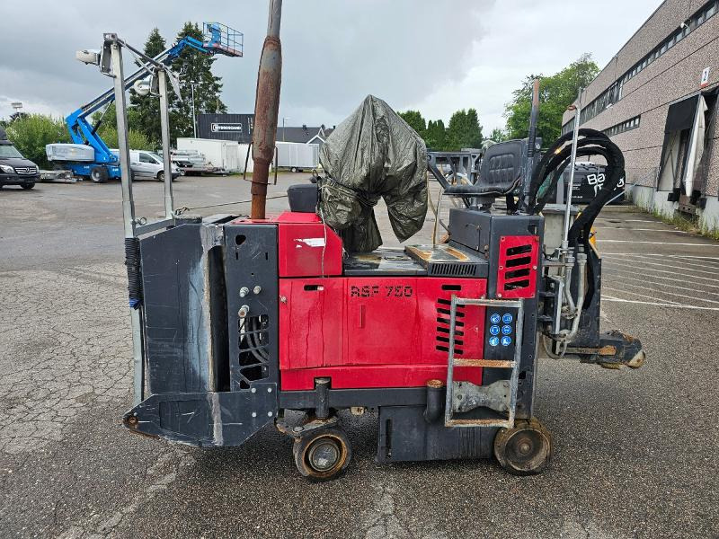 2011 RELLOK Cutting Solutions RSF 750 - fullhydraulisk veisag/gulvsag for asfalt/betong - معدات البناء: صور 3 2011 RELLOK Cutting Solutions RSF 750 - fullhydraulisk veisag/gulvsag for asfalt/betong - معدات البناء: صور 3