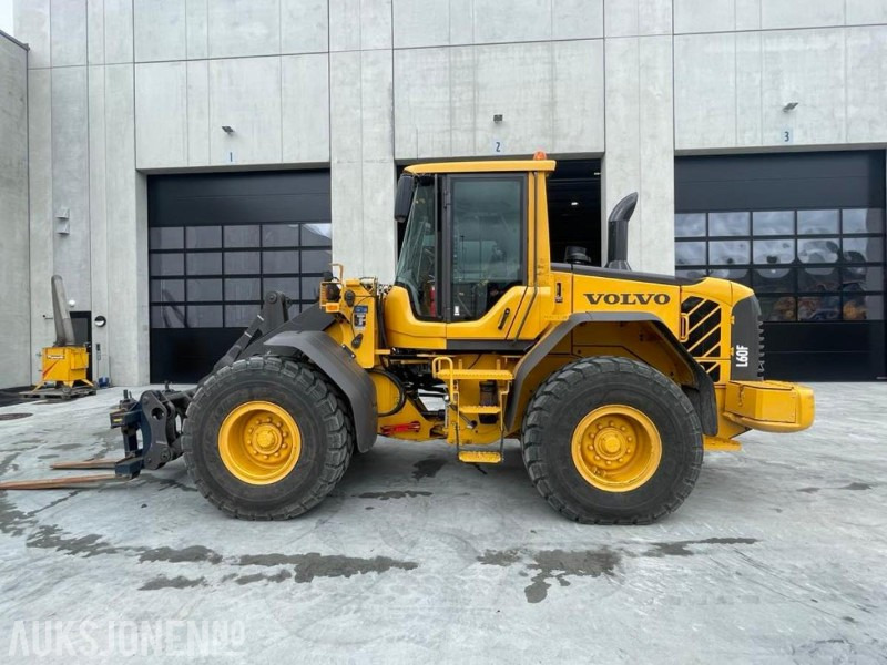 2011 VOLVO L60F HJULLASTER - SPAKSTYRING - NYE DEKK - BBS - 3-4 FUNKSJON - PALLEGAFLER - SKUFFE - KAMERA - MYE PÅKOSTET! - اللودر بعجل: صور 5 2011 VOLVO L60F HJULLASTER - SPAKSTYRING - NYE DEKK - BBS - 3-4 FUNKSJON - PALLEGAFLER - SKUFFE - KAMERA - MYE PÅKOSTET! - اللودر بعجل: صور 5