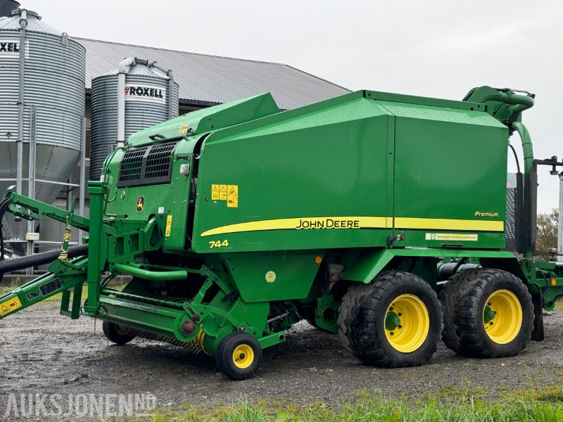 2012 John Deere Rundballepresse / Kombipresse 744 H - الآلات والماكينات الزراعية: صور 1 2012 John Deere Rundballepresse / Kombipresse 744 H - الآلات والماكينات الزراعية: صور 1