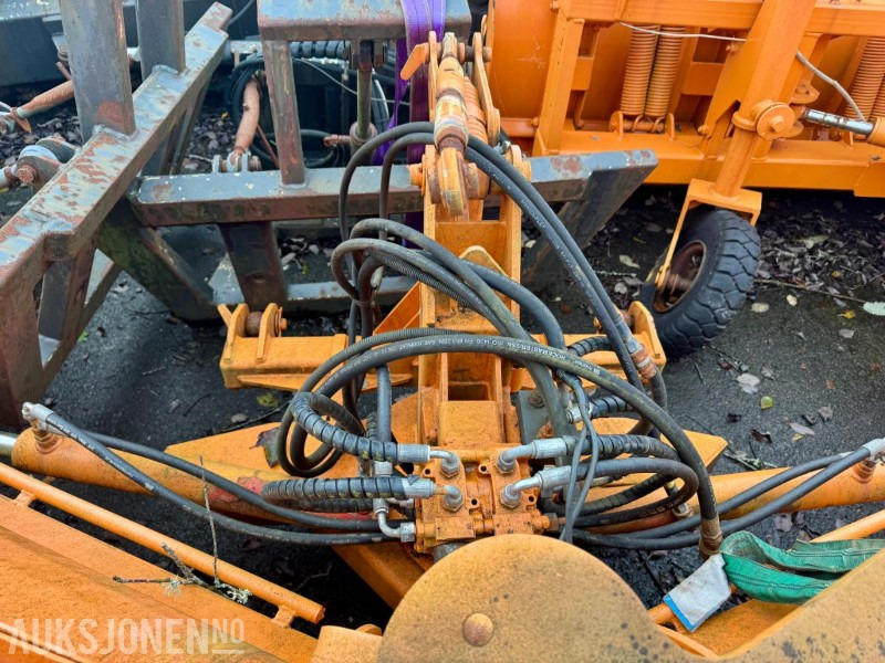 2012 Snježni Plug Snøplog - ملحقات - آلات البناء: صور 4 2012 Snježni Plug Snøplog - ملحقات - آلات البناء: صور 4