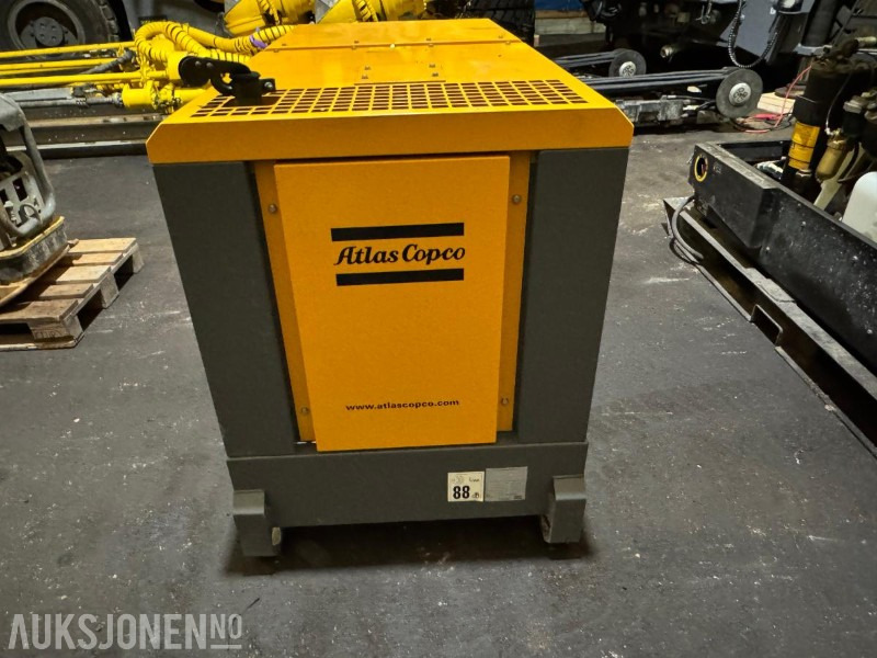 2013 Atlas Copco QAS 20 strømaggregat / 20KVA - معدات البناء: صور 4 2013 Atlas Copco QAS 20 strømaggregat / 20KVA - معدات البناء: صور 4
