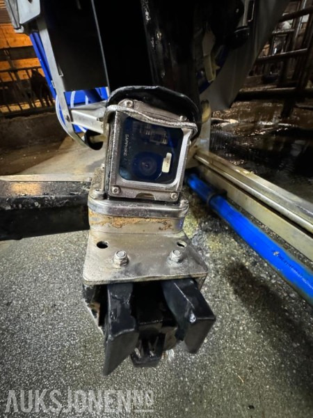 الآلات والماكينات الزراعية 2013 DeLaval VMS melkerobot med 1 kraftfôrstasjon FSC40 - Høyre utgave - Steam - Innredning og grinder foran - Vakuumpumpe - Fortsatt i daglig drift: صور 9
