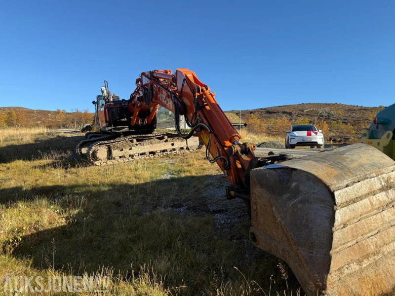 2013 Hitachi Zaxis 210LC - حفارة: صور 4 2013 Hitachi Zaxis 210LC - حفارة: صور 4