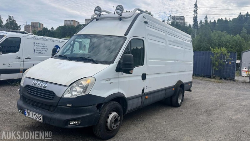 2013 IVECO DAILY 70C17 EEV 3,0 170 HK | DIESELVARMER | ARBEIDSLYS | HENGERFESTE 3500 KG - سيارة بلدية: صور 1 2013 IVECO DAILY 70C17 EEV 3,0 170 HK | DIESELVARMER | ARBEIDSLYS | HENGERFESTE 3500 KG - سيارة بلدية: صور 1