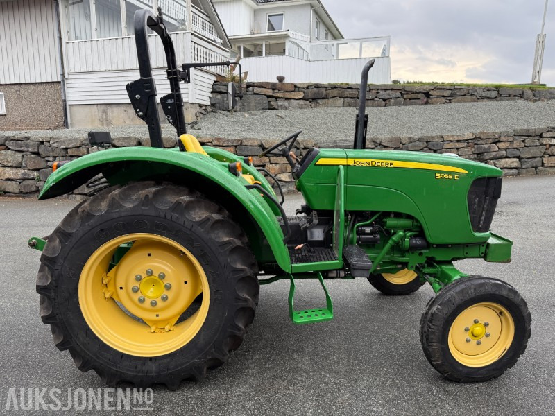 جرار 2013 John Deere 5055E 40 km TRAKTOR: صور 6